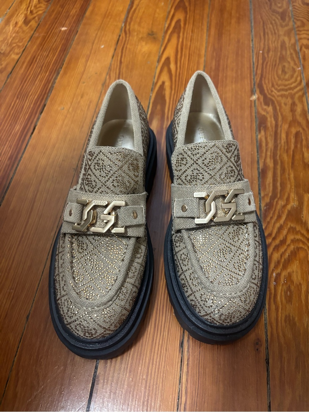 GUESS Chunky Penny Loafers – Women’s Size 9.5 – Never Worn